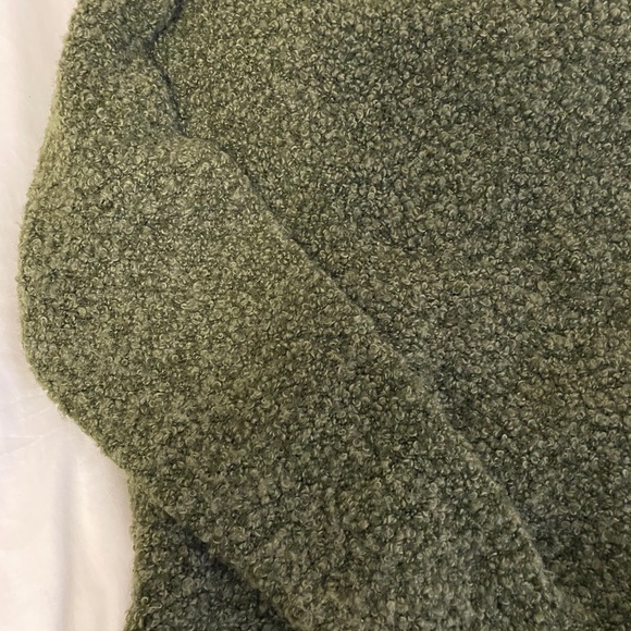 Hand knitted wool turtleneck from a boutique. - Picture 2 of 2